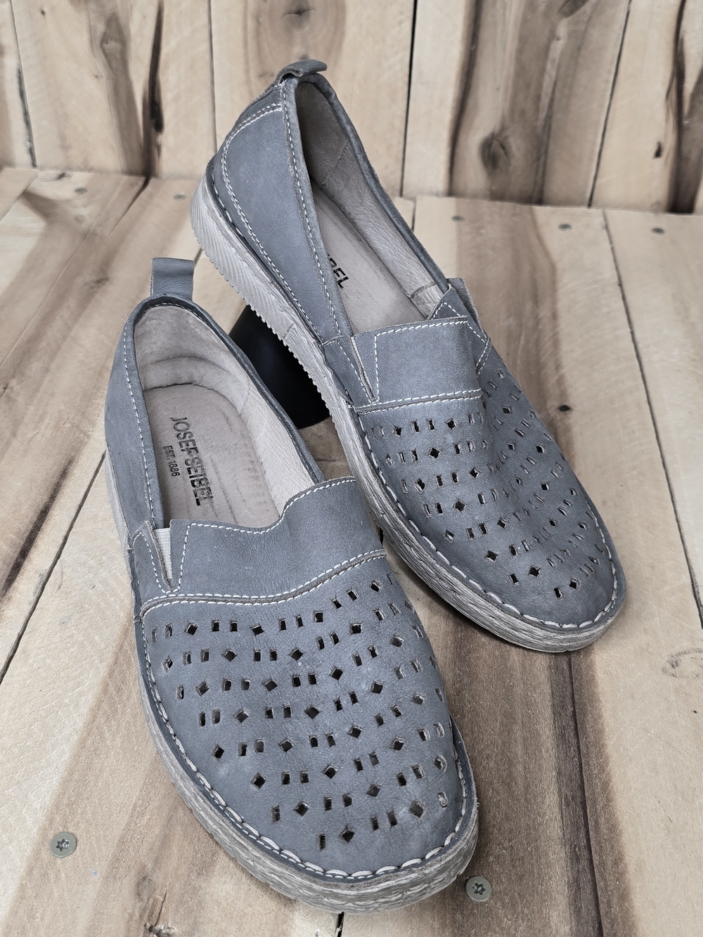 Josef Seibel Sofie 27 gray leather flats loafers in womens size 9.5 M 40